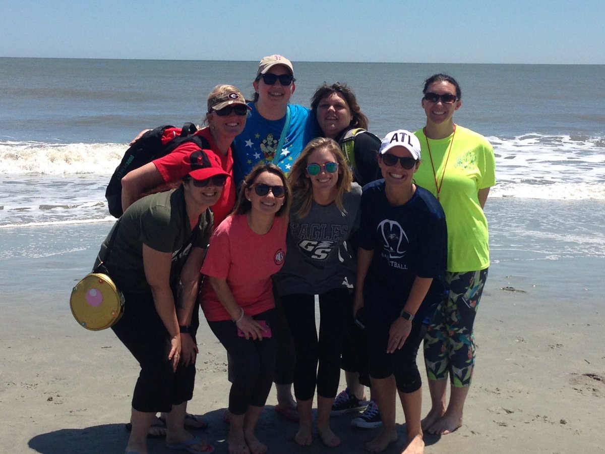 waddellsworld's tweet photo. Well, that's a wrap... #7thgrade 🐬tour and 🏖 visit was a success. 😁 We had several first 🚣 experiences, first 🏝experiences, and an overall fabulous time!! It's so awesome to see middle schoolers 🏃🏿 around and just enjoy themselves. ❤️🖤 @BryanCountyMS #bc2tb #BeBCMS https://t.co/aDCNJNhxsG