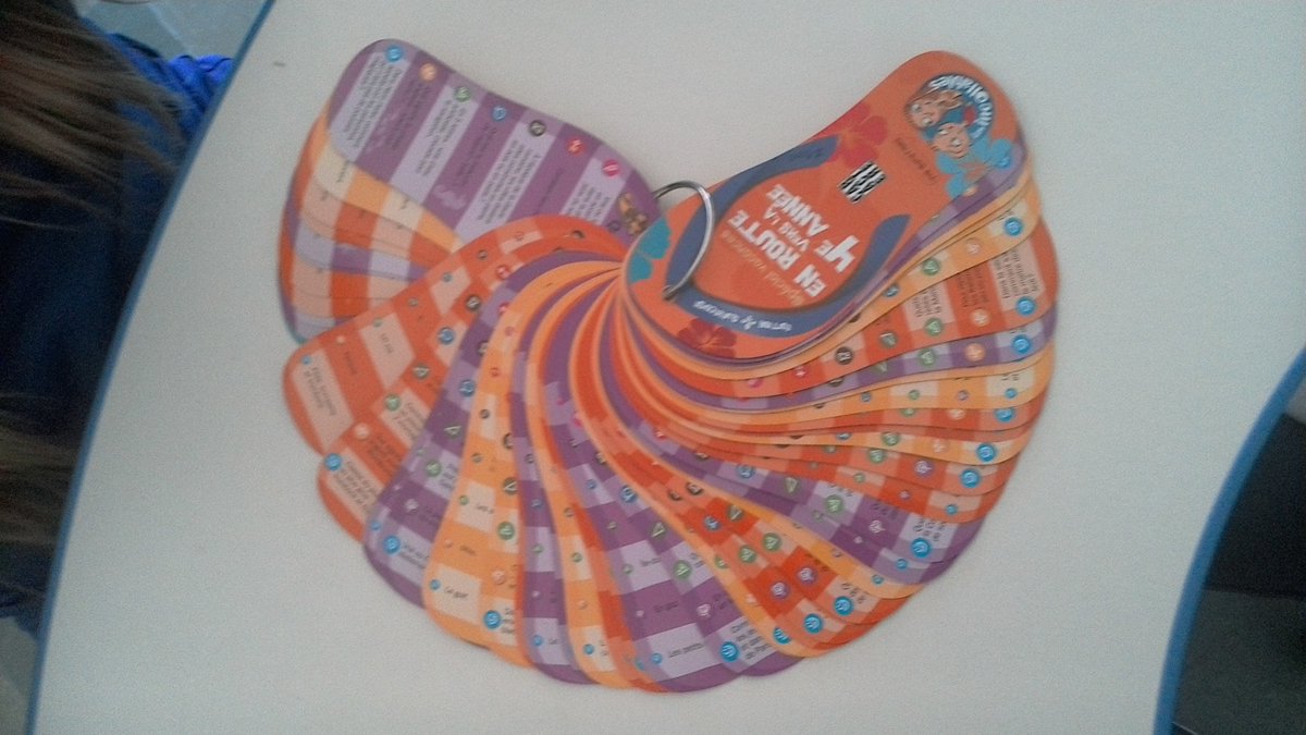 mmeamelies's tweet photo. Estime le nombre de pages qu'il y a dans notre jeu questionnaire? #Estimation #MathPourVrai #er #cs https://t.co/X58phk9cNd