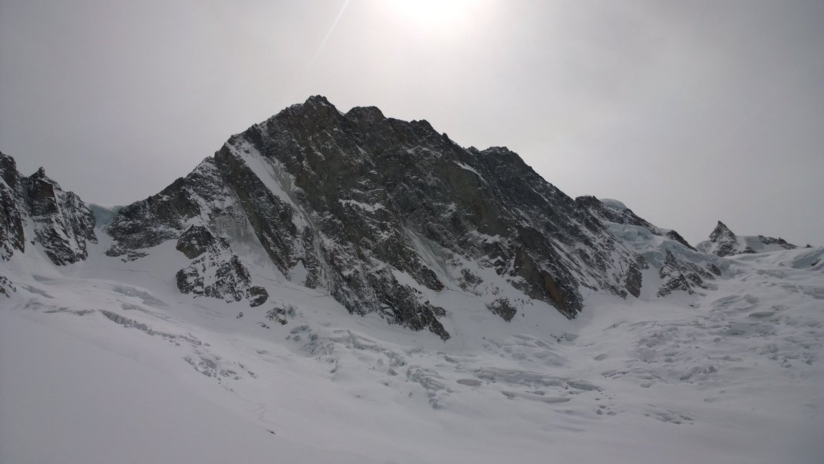 donalclimber's tweet photo. A picture from a few years ago, nothing beats being in the hills. 
The Grandes Jorasses from the Leschaux glacier while the hustle and bustle of chamonix is only a short ski away. https://t.co/hSY29TI1u5