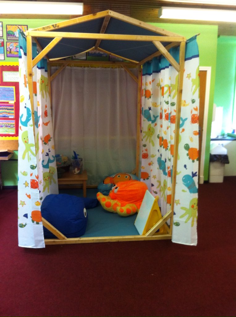 hawkins_joyce's tweet photo. Our nurture booth is now complete with the arrival of Olli the octopus @princesssandi07 @Katconasg @Garvachy11 @dudders7 @suzannezeedyk learning through play #stroneprimaryschool #creativelearningspace https://t.co/Q4ivj677OW