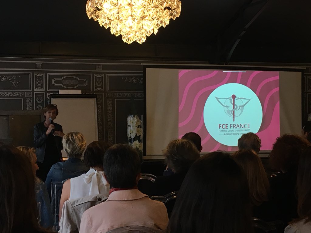 FceLyon's tweet photo. Lancement de la conférence #FCELyon #FCEinternationalspirit par la Présidente #business #women https://t.co/ND4p4xiWzv