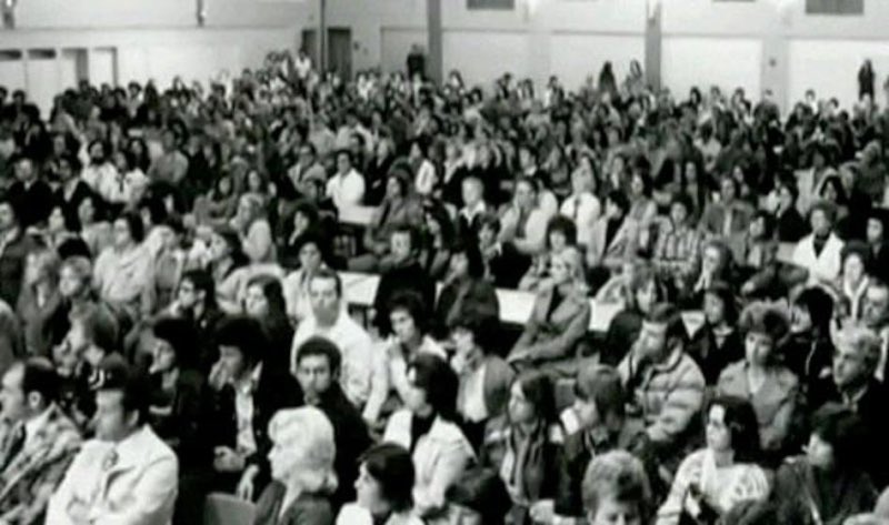 GHardstark's tweet image. Also he probably WAS at the town hall meeting but as a POLICE OFFICER! My brain is exploding please help. #goldenstatekiller