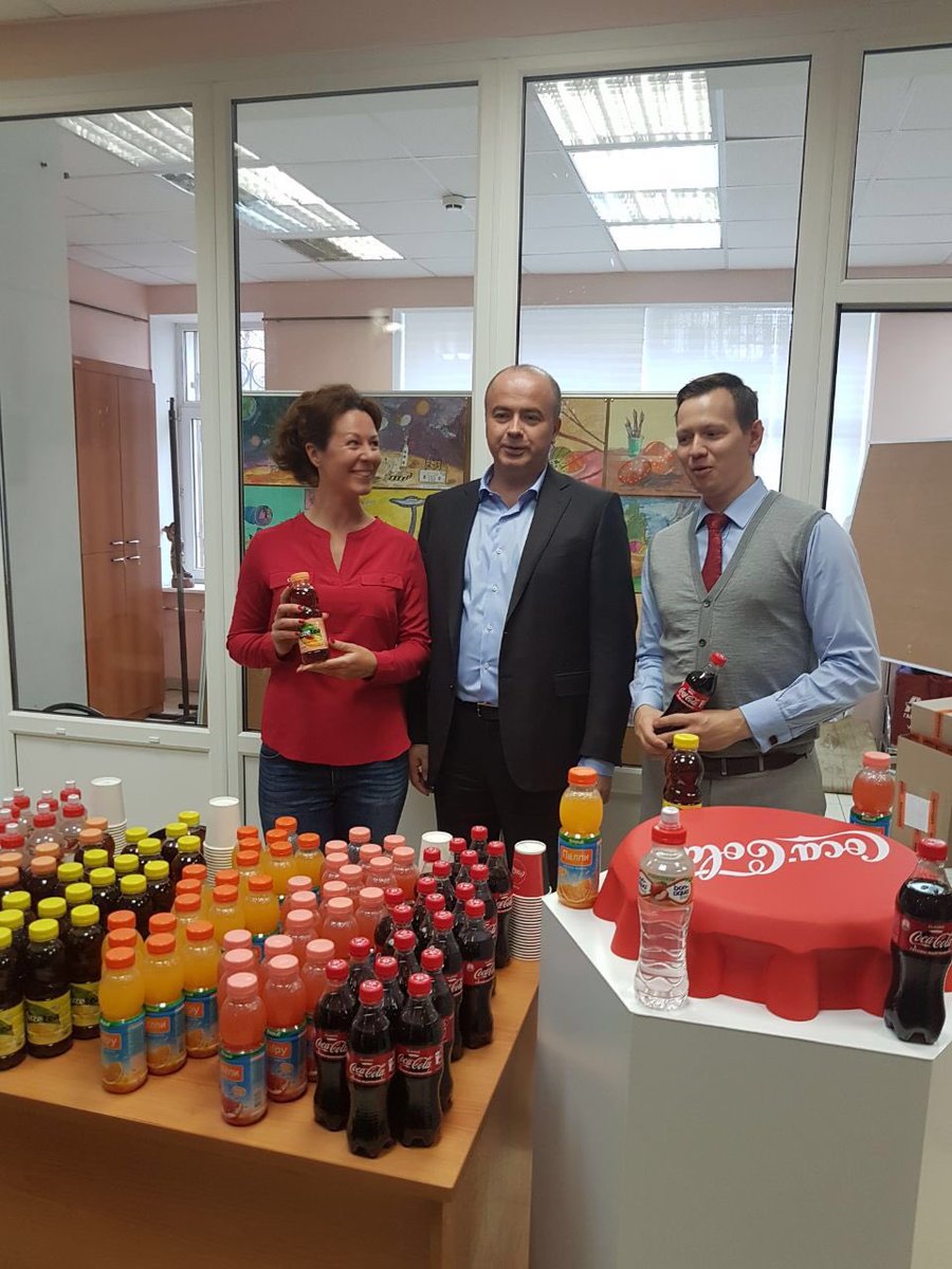 Городской округ #Истра отмечает День труда. Трудовые династии и коллективы принимают благодарности от <a href="/AGDunaev/">Андрей</a> и А.Скворцова, от областного правительства истринцев приехал поздравить министр имущественных отношений Андрей Аверкиев.

#Подмосковье #ДеньТруда #ТППРФ #ТППМО