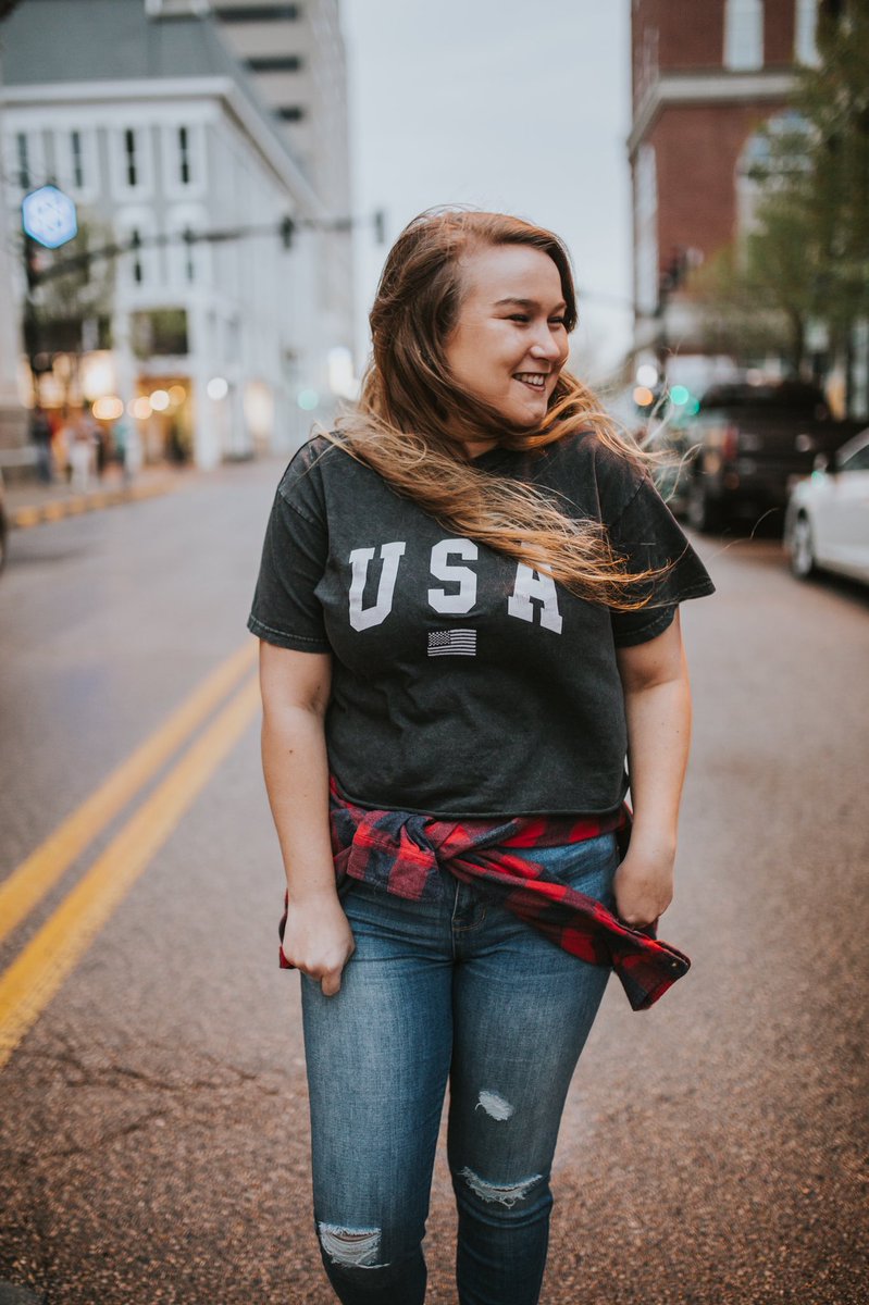 KendraDuPont's tweet photo. Beeboping around downtown. Zesto’s and all 🍦 @_madiiiiiiii 📷: @KendraDuPont #associatead #pacsunstyle https://t.co/9yP45O3X2W