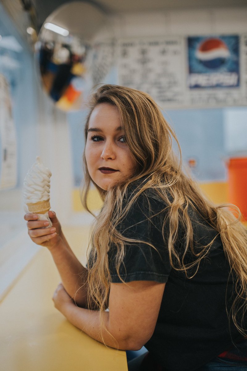 KendraDuPont's tweet photo. Beeboping around downtown. Zesto’s and all 🍦 @_madiiiiiiii 📷: @KendraDuPont #associatead #pacsunstyle https://t.co/9yP45O3X2W