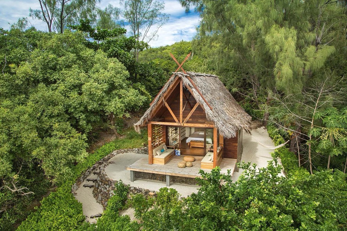 GallivanterH's tweet photo. #ConstanceTsarabanjina, a hidden gem, a boat ride from #NosyBe Island in #Madagascar, is hands down one of the most exclusive #privateisland's off the coast of #Africa. True #BarefootLuxury concept and an All inclusive concept. 
#honeymoon #luxurytravel #travelchatsa https://t.co/57D6oDKEau