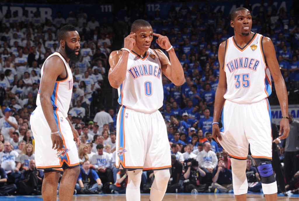 marques_j_parks's tweet photo. Weird that this happened organically. Nowadays teams out here trying to force this!
How many championships would they have won? #ThrowbackThunder https://t.co/15LS3UzwWM