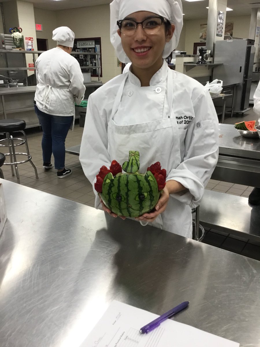 JenkinsChef's tweet photo. @HISD_Culinary18 Culinary students finishing up fruit craving practical @HumbleISD_SCHS @HumbleISD_CTE https://t.co/qyyVyQpiOd