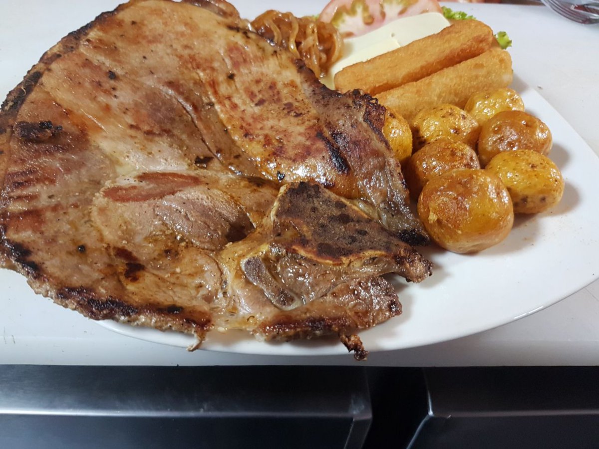 bigfulldog's tweet photo. #Antojaté de #Chuletadecerdo en #BigFullDog https://t.co/QI4cZcJQ1N