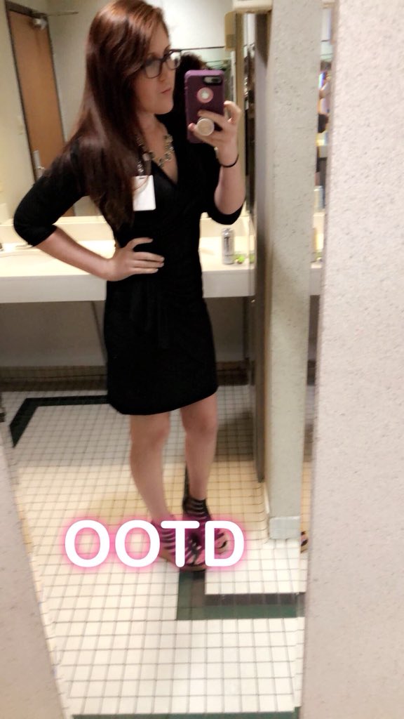 AshleyBouvet's tweet photo. @ImThatGentleman #ImThatWCW https://t.co/qtjEv9wYue