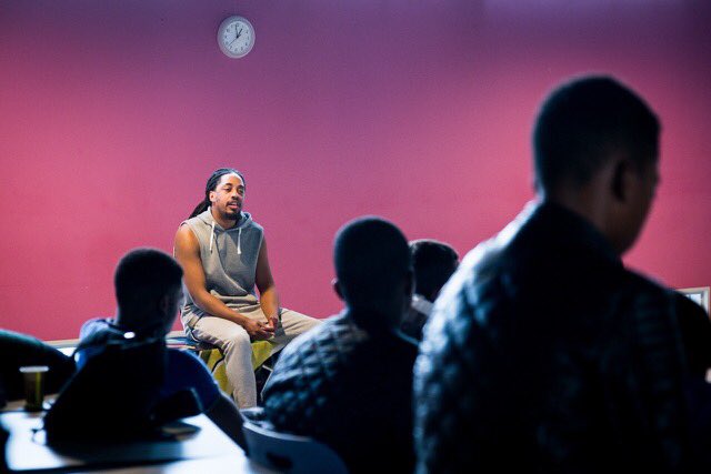 "Ik dans, ik zing, ik ben heel speels!" Welke verhalen zitten hier achter? Artiesten Y.M.P en Patrick Ribeiro begeleidde de leerlingen in spoken word, bekijk de resultaten op het podium, tijdens WIRED Festival @hpc_charlois ⚡️Can't Wait! ⚡️
 #kcrrotterdam #wiredrotterdam