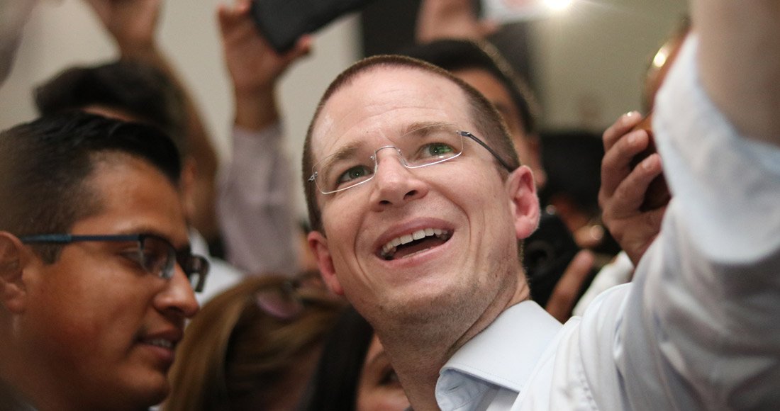 SinEmbargoMX's tweet photo. Ricardo Anaya, Manuel Barreiro y Juan Pablo Olea, involucrados en una presunta red de lavado de dinero, revela diario en España https://t.co/UbYomNQSlK https://t.co/XmMBuAPJS2