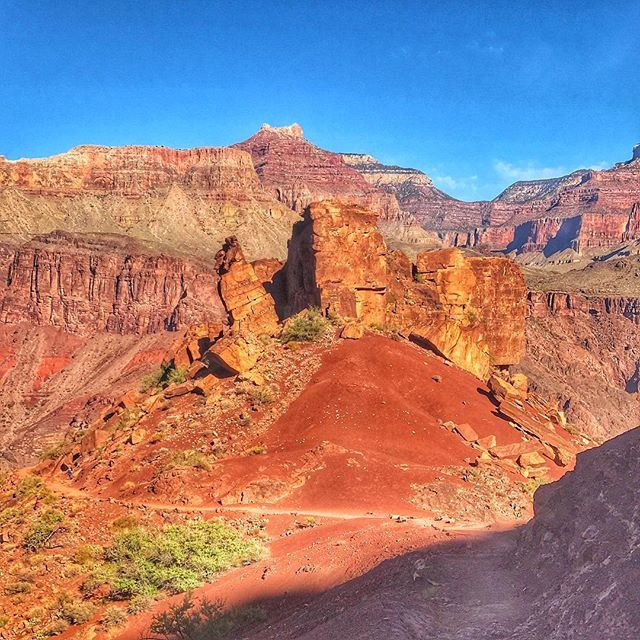365DaysofBaking's tweet photo. “Only the poet can look beyond the detail and see the whole picture.”
~ Helen Hayes
.
South Kaibab Trail, Grand Canyon .
#seetheworld #hikingadventures #instatraveler #arizona #instagramaz #lifeisgoodarizona #FindYourPark #Parks101 #earthpics #awesomeglo… https://t.co/lBIeEWuveE https://t.co/uQmm360R9o