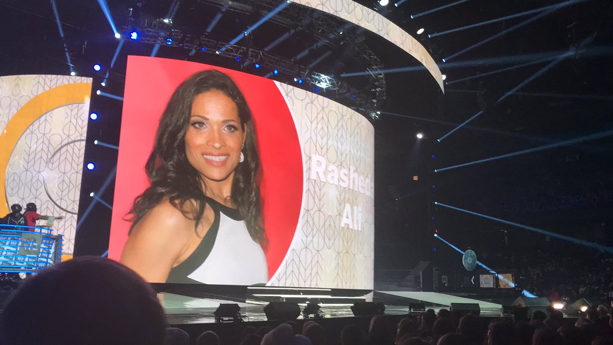alwaysinstylec2's tweet photo. The greatest @WEday @WEMovement https://t.co/kpZFN1foRM