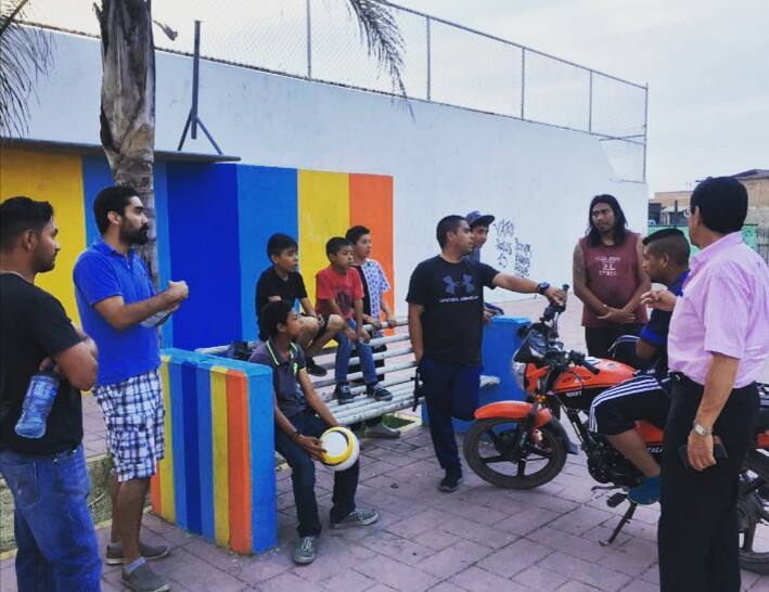 FdezSaracho's tweet photo. En junta con capitanes de los equipos que participaran en el torne de futbol de la deportiva Constitución. Es un gusto fomentar el deporte y a la vez compartir las propuestas de nuestro candidato. #MeadePresidente  @JoseAMeadeK  @PRI_Nacional  @CDE_PRI_Durango https://t.co/dMCEfX0lF3
