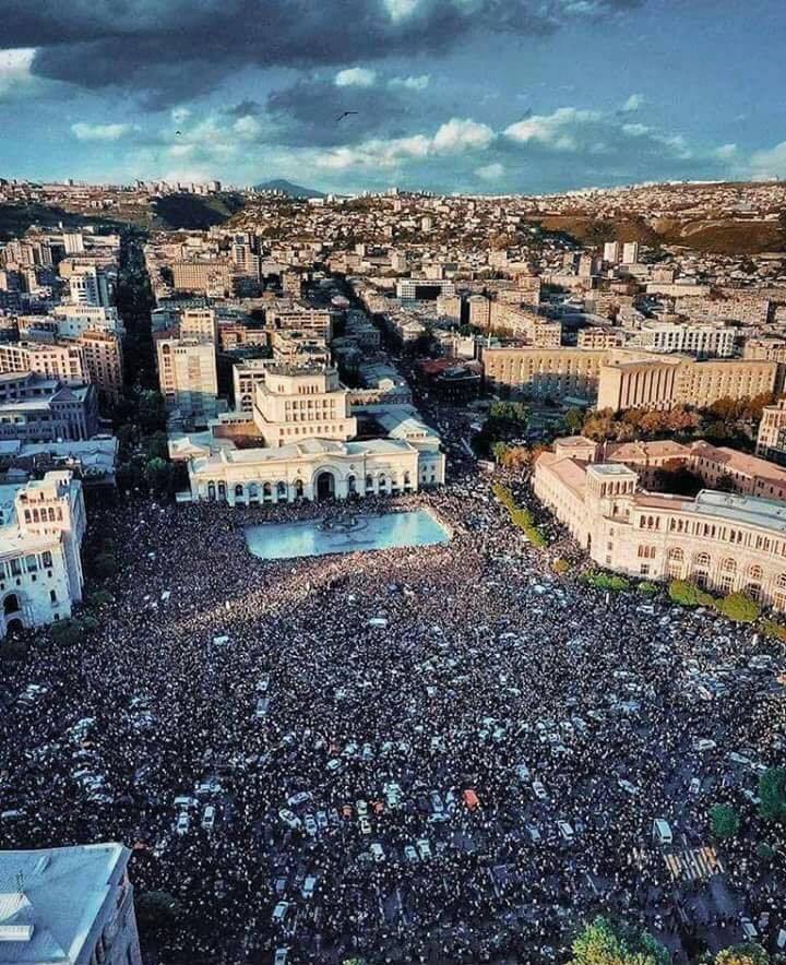 MaritaTevzadze's tweet photo. #Yerevan - 25.04

#Armenia #Yerevan #RejectHHK #YerevanProtests  #ArmeniaProtests #մերժիրսերժին https://t.co/rsgwlqrtGt