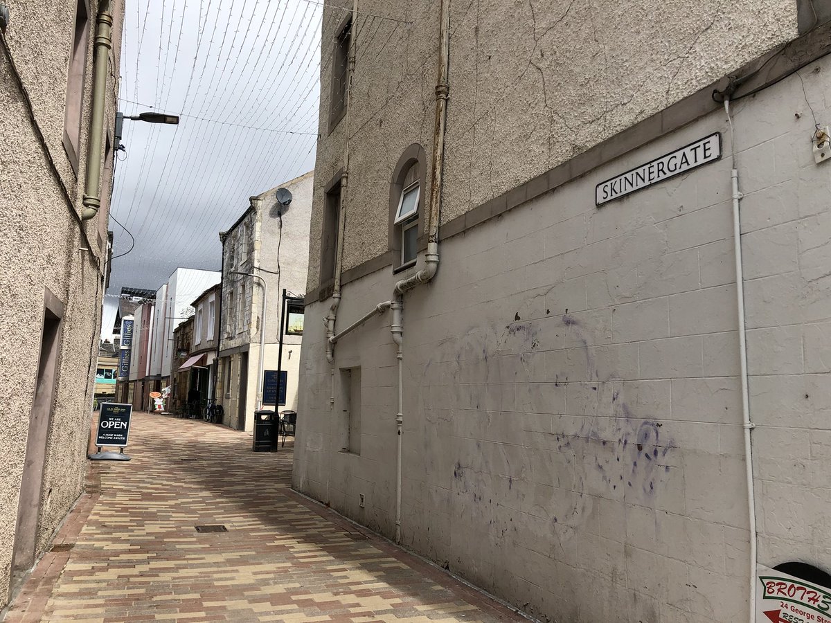 allanahardie's tweet image. Very excited to be one of the commissioned artists for @ReCAPevent !! Come get your Live Blind Portrait done LARGE SCALE in Skinnergate on the 5th of May 🧡🧡 Watch this space....