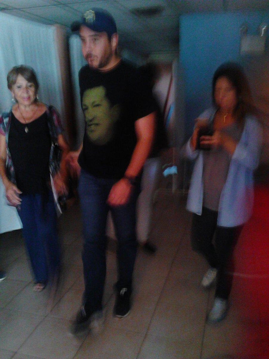 anzoateguiinass's tweet photo. Visita del alcalde Gustavo Marcano á las instalaciones del Inass Barcelona, en compañía de la Directora María Eugenia Sosa y parte del personal del centro. @salainass @magallyvina . https://t.co/e1wTAArZ1C