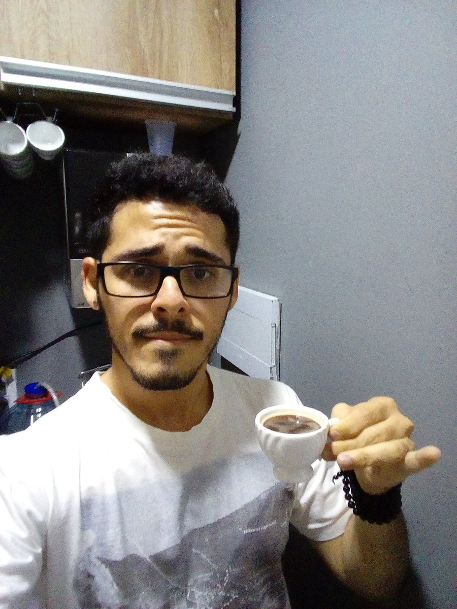 _felipetxs's tweet image. The Futur and coffee fueling my day.

#davidbrierlive #thefuturishere #chrisdo