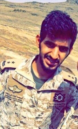 New_M3lomat's tweet photo. استشهاد الملازم أول عبدالله ابراهيم السليم بعد إصابته للمرة الثانية في الحد الجنوبي..
رحمه الله واسكنه فسيح جناته.
.
#استشهاد_الملازم_أول_عبدالله_السليم
- https://t.co/jvorSzmbEt