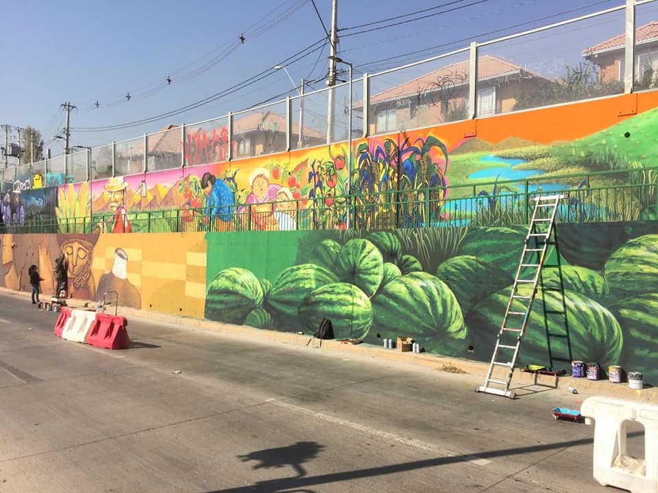 corpo_quilicura's tweet photo. [AVANCE] Queda poquito... muy poquito 🤗

¿Viste como ha avanzado el Mural de #LoMarcoleta? 😃

Orgullosos de nuestros 10 artistas quilicuranos, voluntarios y "Mono" González que están realizando el muro más grande de Chile 👏👏👏

#MuralQuilicura #MuralLoMarcoleta #Quilicura https://t.co/3ITu856iQn