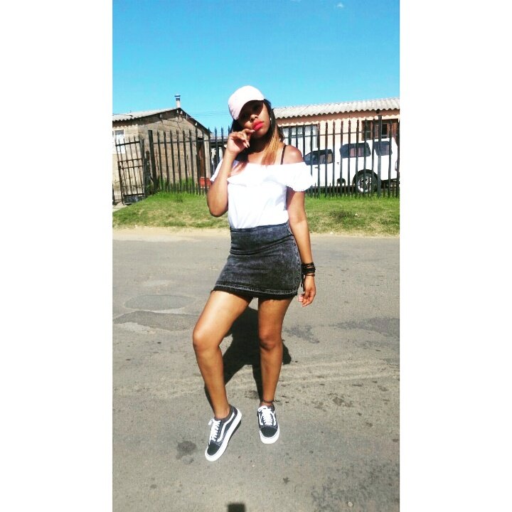 Luthand16415158's tweet photo. #PleaseRateMyPic
🍯🌻 https://t.co/ExFgUXuJNc
