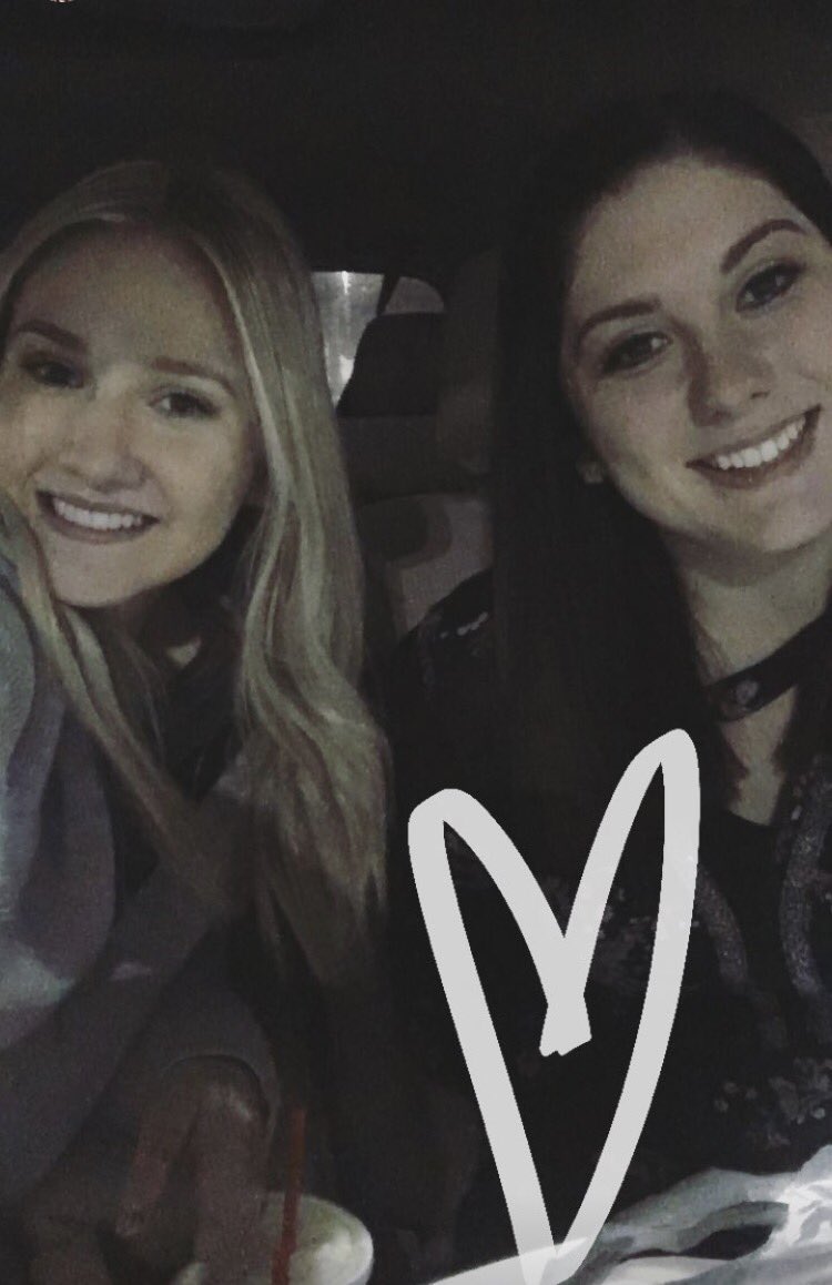 MeganKidd18's tweet photo. HBD @allee_anderson I hope you have the best day💜 love you! https://t.co/X4uazoFPDY