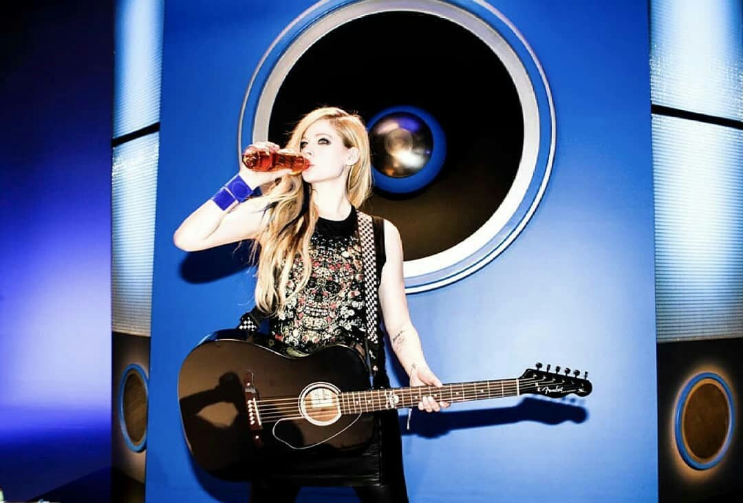 Avrilyeliz's tweet photo. Some Unseen Photos From Past ❤ @AvrilLavigne ❤, https://t.co/4SDbqL7iWA