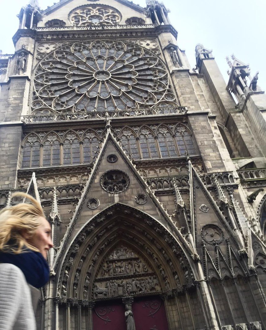 CandiceASource's tweet photo. #INFO Bonne nouvelle tout le monde ! @CandiceAccola est arrivée à Paris ! Elle est présente pour assister à la convention de ce weekend ! #CantWait #TVD #TheOriginals https://t.co/Bur6YJCWOe