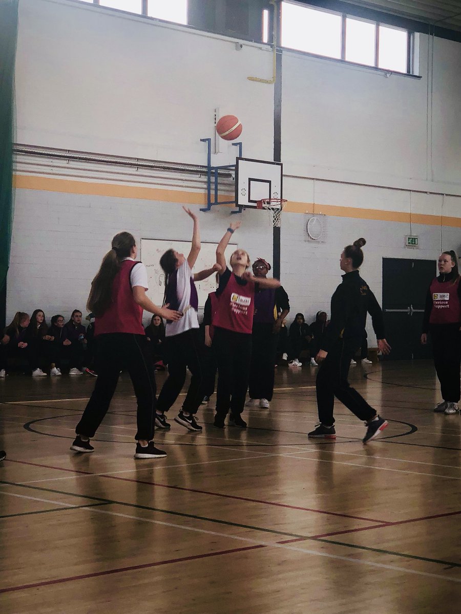 cbmissrepresent's tweet photo. Promoting #PhysicalActivity in @Colaistebride by holding a basketball tournament for 1st years 🏀Well done to all the 1st years who took part especially our winners Rang Aoife 👏 I really enjoyed reffing the match ~ C.D. #leadership #WorkoutWednesday #ActiveSchoolsWeek #ASW18 https://t.co/hcw9Db57eb