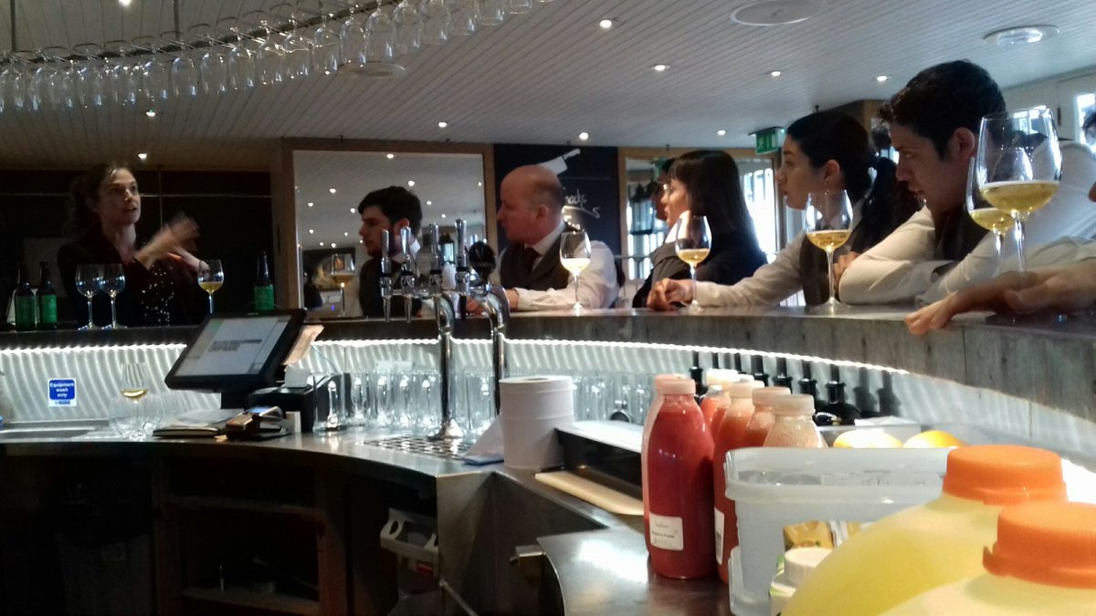 Bwchophouse's tweet image. @trumanbrewery #Beerlife #Beveragetraining @DandDLondon Today we had the pleasure of having beer training with Truman Brewery with their Pale Ale and IPA products!