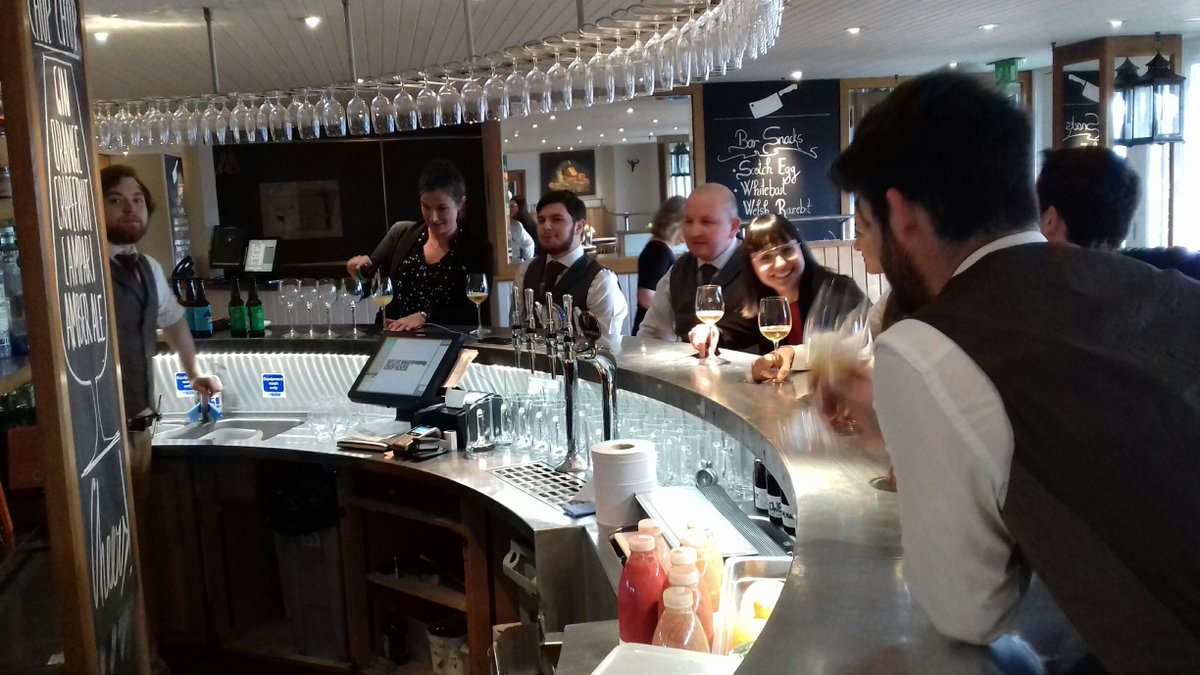Bwchophouse's tweet image. @trumanbrewery #Beerlife #Beveragetraining @DandDLondon Today we had the pleasure of having beer training with Truman Brewery with their Pale Ale and IPA products!