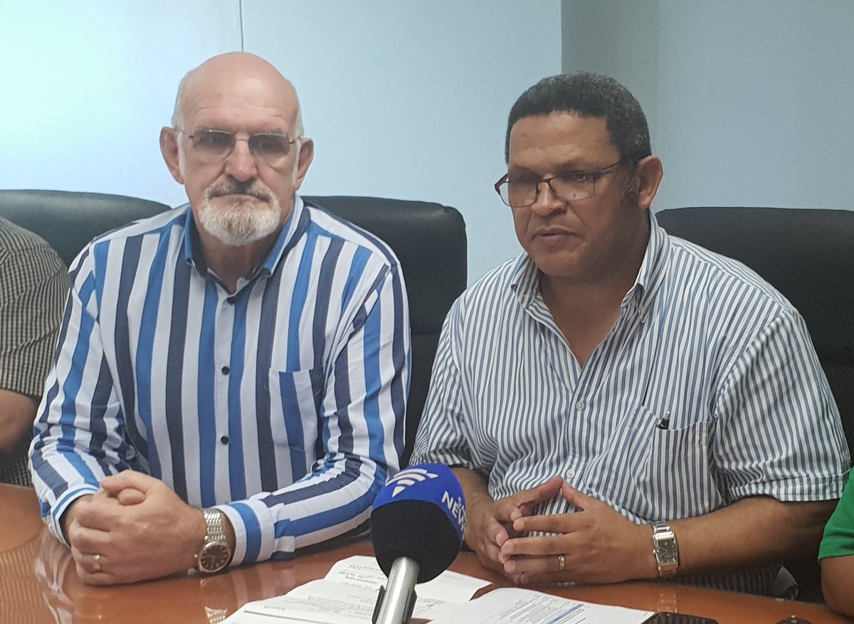 MrCow_man's tweet photo. #HawksRaid Naik: With regard to the opportunism that certain persons,here I refer mainly to Cllr G Van Niekerk (FF+), & Cllr V Gericke (PBI), have displayed in this matter,I will only say at this stage that they have already committed themselves to certain statements... #sabcnews https://t.co/grM2O1Q3If