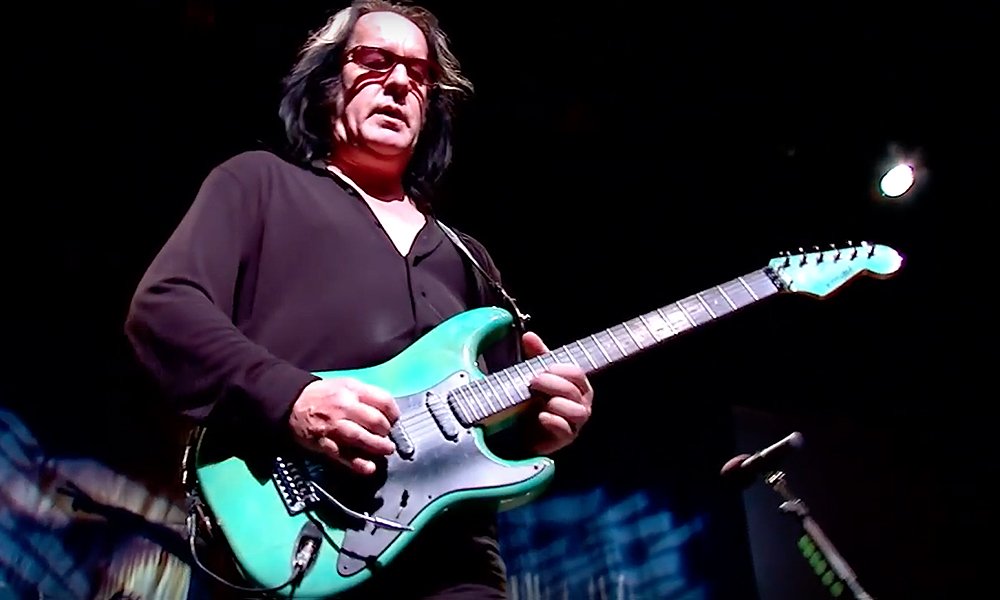 4GtrPlayersOnly's tweet photo. Rock veteran, @ToddRundgren, talks about this spring’s reunion of his ‘70s and ‘80s band, Utopia, in this exclusive FGPO interview. Read on: https://t.co/9YdGTTjX5F https://t.co/L3NrLq4ugf