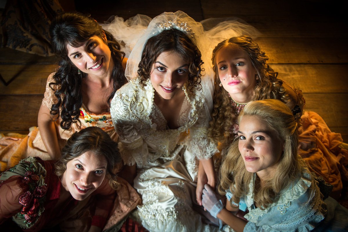 tvglobo's tweet image. E assim surgiu o #diadanoiva! 👰💚 #OrgulhoEPaixão