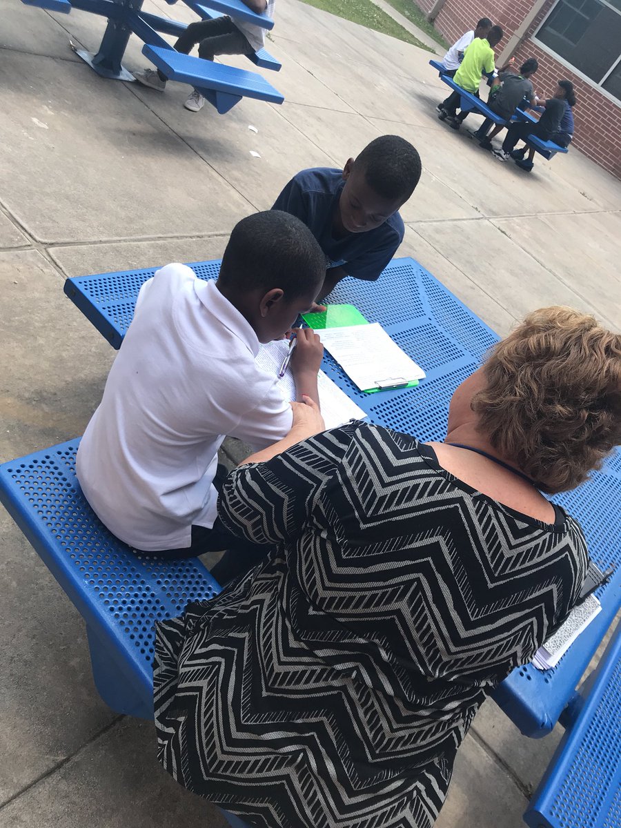 MrsG3rdgrade's tweet photo. Look who came to join us!? Thanks @FalisaWatson for helping our cubs @HumbleISD_RCE https://t.co/3mI2ZmW2Nn