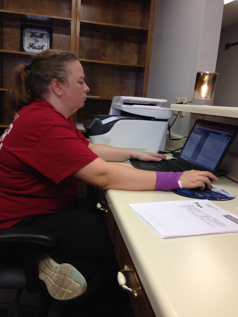 firstchoicefam's tweet photo. Not even an injured wrist stops Glenda from working! https://t.co/1OC3nLDwpv
