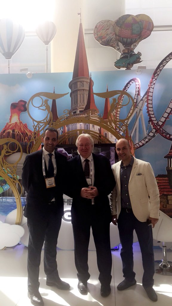 alielbourji's tweet photo. Friends make the world beautiful with @mouhamadhadla & Graham Cooke President & Founder World travel Awards
#alielbourji #chefalielbourji #lebanesechef #arabicchef #arabicfood #dubai #Lebanon https://t.co/OaiKIlayg5