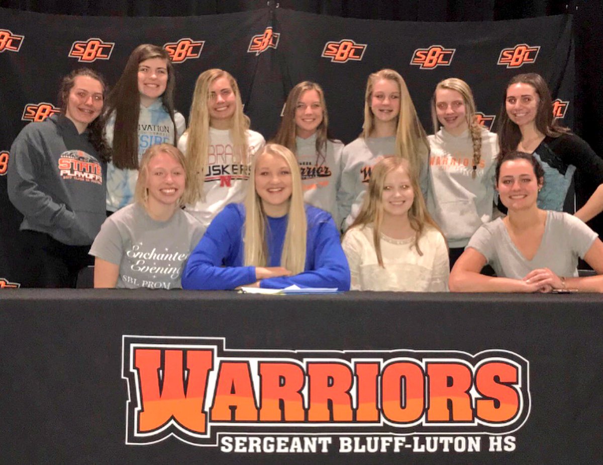 SBL_Softball's tweet photo. 🚨Big congratulations to @BradeeBouman as she signed her official letter of intent to play softball at Kirkwood Community College today! #Family #OneLastGoAround #WarriorForever https://t.co/6SU9bBDoH2