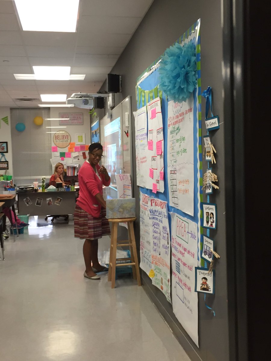 hodges223's tweet photo. Our counselor rocking it! @aggietharp https://t.co/kHqElrJMpz
