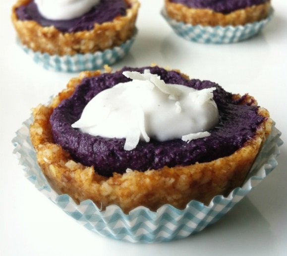 RAW BLUEBERRY PIE veganppl.com/raw-blueberry-…