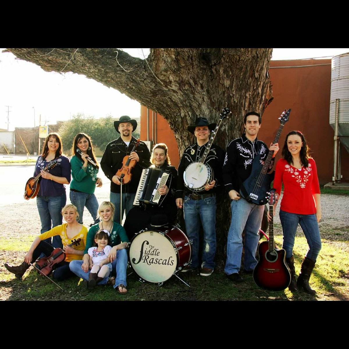 sharpartymusic's tweet photo. Check out my family western swing band The Fiddle Rascals at the Denton Arts & Jazz Festival this Sunday night from 8:30-9:30 on the **Festival Stage** :D #fiddleplayer #fiddle #thefiddlerascals #dentonmusic https://t.co/D83RQ2Q1oP