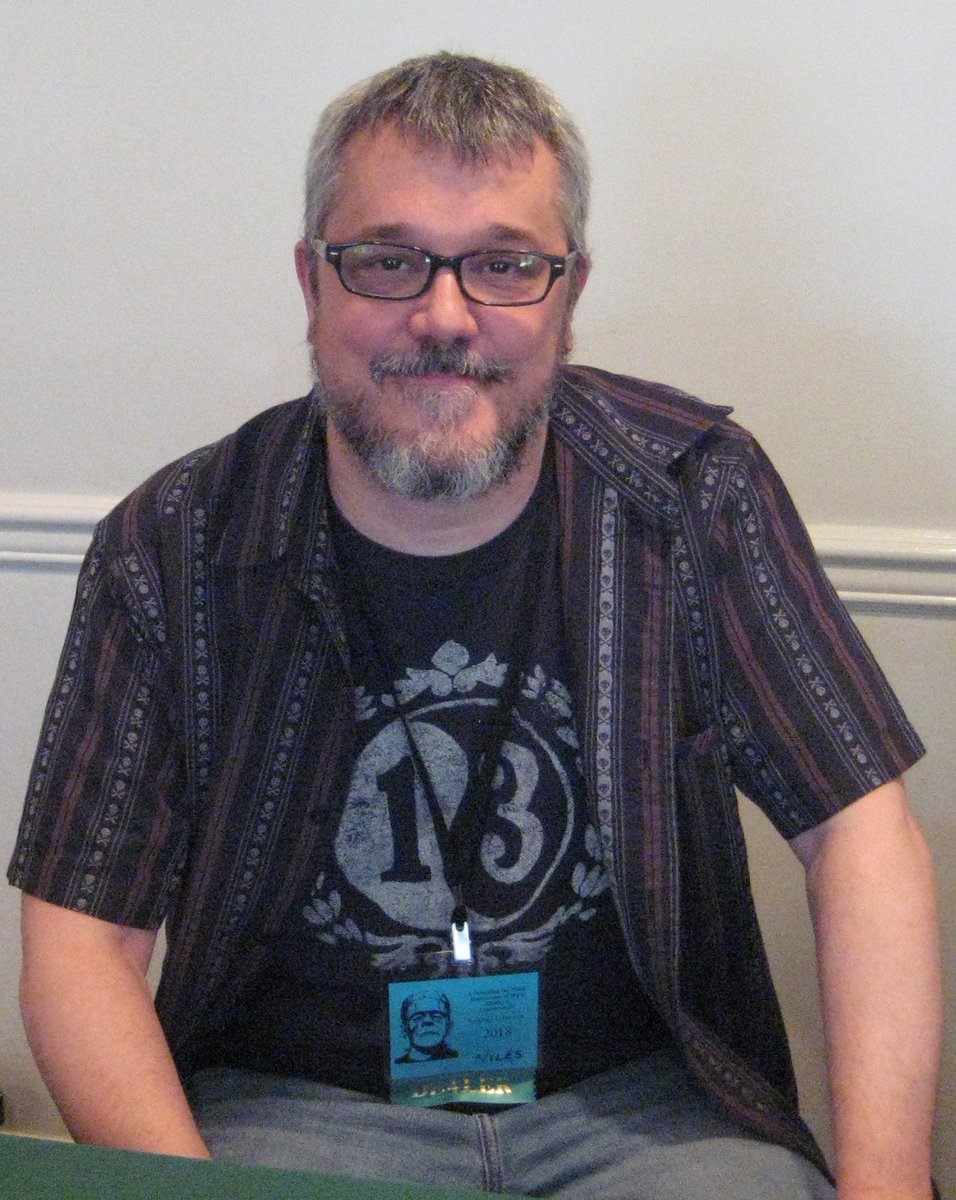 JamieGardner's tweet photo. #sdcomicfest #sandiegocomicfest #sdcomicfest2018 #SteveNiles at #SanDiegoComicFest2018 https://t.co/UFaB6hI1io https://t.co/0PCxhmCJb0