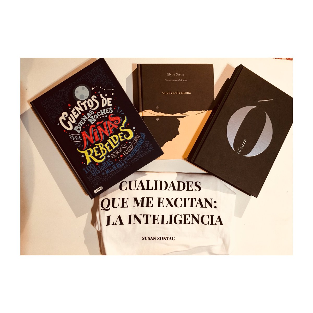 GARRY_86G's tweet image. Cuándo vas a la feria del libro y no sabes qué elegir 
Emocionada con mis compras de hoy.
#regalateunlibro #leeresbien #jotdown #elvirasastre