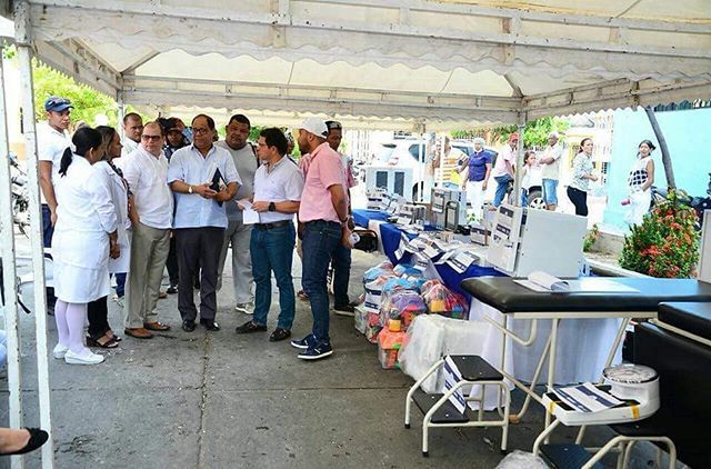 Elrinconsamario's tweet photo. #SantaMartaEnESM

Otra ‘olla’ que se destapa en la ESE Distrital

Con las cesantías de los empleados le pagaron a las bolsas de empleo

El desvío de los recursos dejó en quiebra al Fondo de Cesantías creado en 1991.

A raíz de este hallazgo, el Alcalde Martínez junto al gere… https://t.co/nAszAPyiiZ