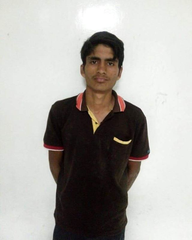 Elrinconsamario's tweet photo. #JudicialesEnESM

Venezolano atracaba con pico de botella

Como Rooney José Albarra Perozo, de 18 años, fue identificado el joven venezolano, quien según las autoridades, fue capturado en momentos que atracaba a una mujer que caminaba con su pequeña hija por sectores de la c… https://t.co/mhimM7ceLR