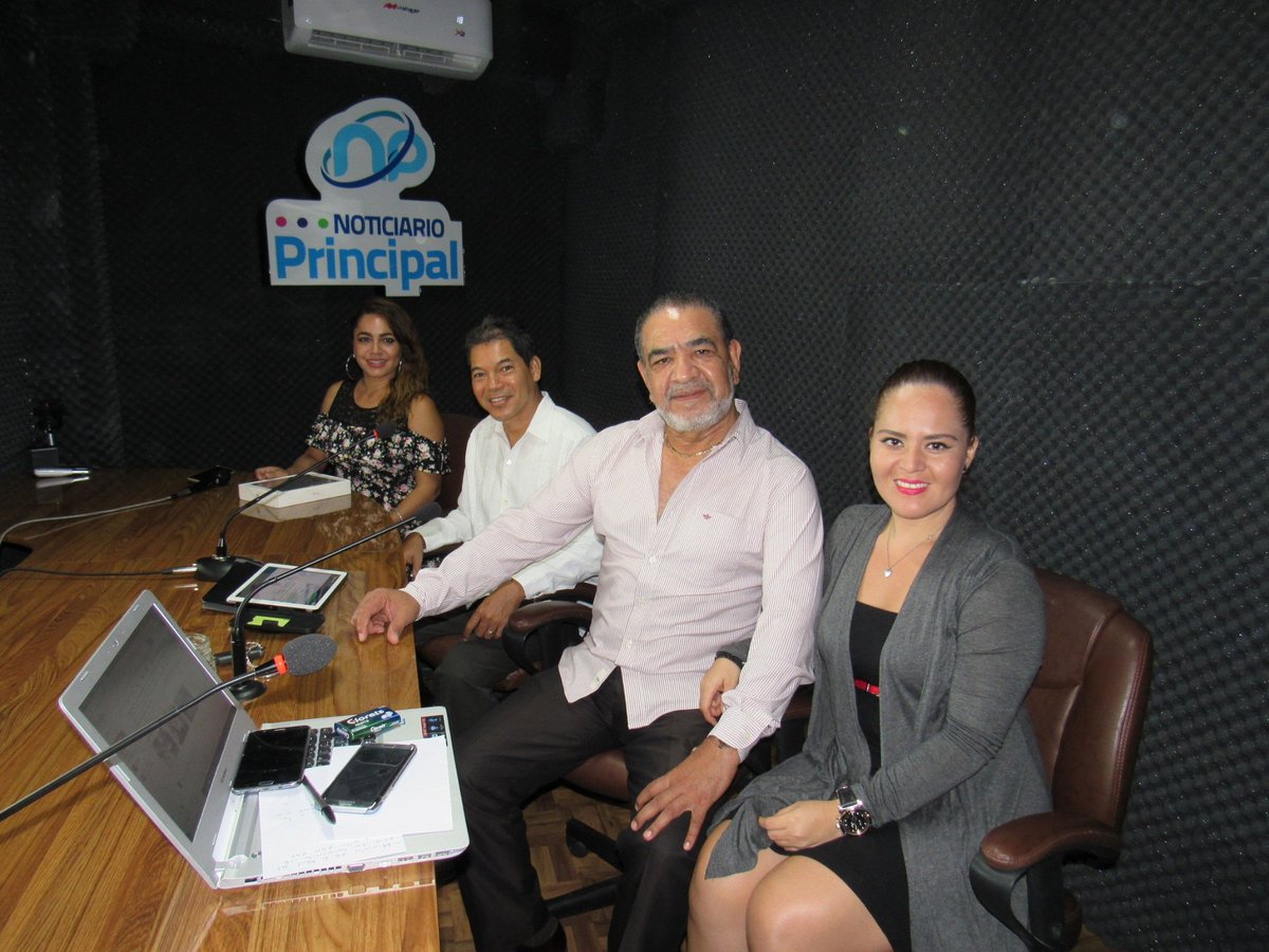 silvanoblancod's tweet photo. Estamos en el "Noticiario Principal " con Jorge Zamora Téllez acompañanos en vivo en https://t.co/PXFz46andT https://t.co/cwXLfcblVx