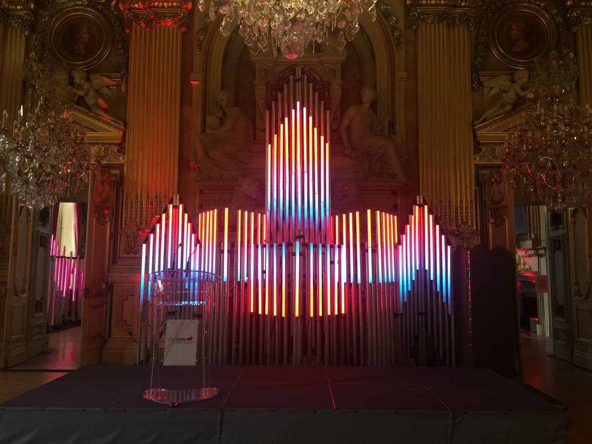 OnlyLyon's tweet image. Installées dans les salons et la cour de l&apos;Hôtel de Ville de la @villedelyon, en partenariat avec les équipes artistiques @FeteLumieres, deux créations art et numérique à découvrir pendant la soirée #TheWebConf !