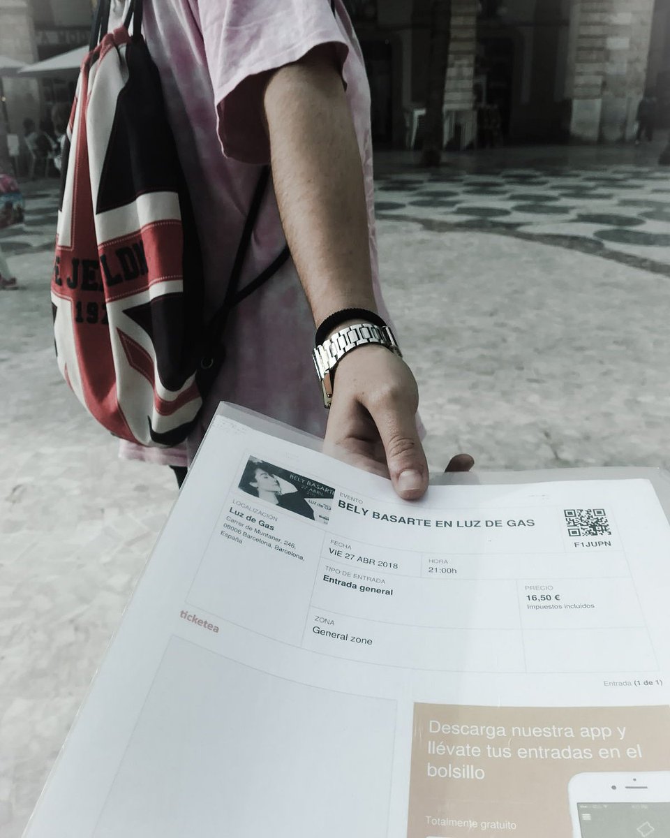 Bubu_745's tweet photo. @FamiliaBasarte
#belybasartebcn27
#alotrolado
#desdemiotrocuarto
#belybasarte https://t.co/b2I6YqaJB7