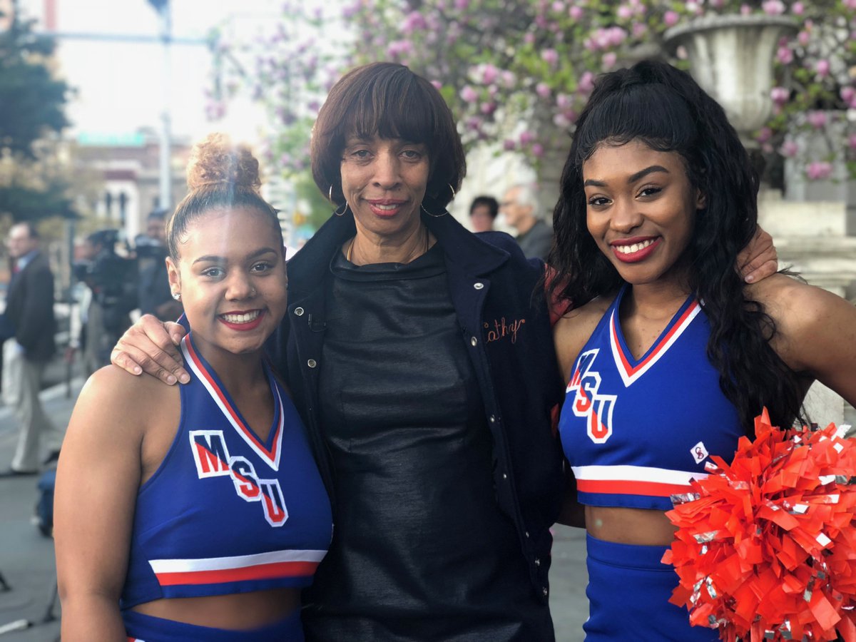 MorganStBears's tweet photo. When former #CheerBear🐻 @MayorPugh50 puts in a request to have Maryland's top cheerleaders participate in the #BMORE Beautiful Program ad campaign ... you simply comply😎👏👍
#TheMorganWay #BmoreBeautiful #TrashBall
#GoBears🔷🔶 https://t.co/KczhwbsXMK